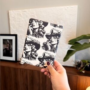 Left On Read, Kindle Paperwhite 11th Generation Cover, Cowgirls